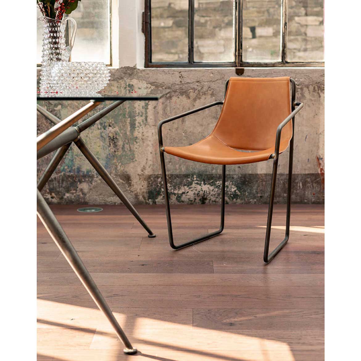 Apelle 204 armchair
