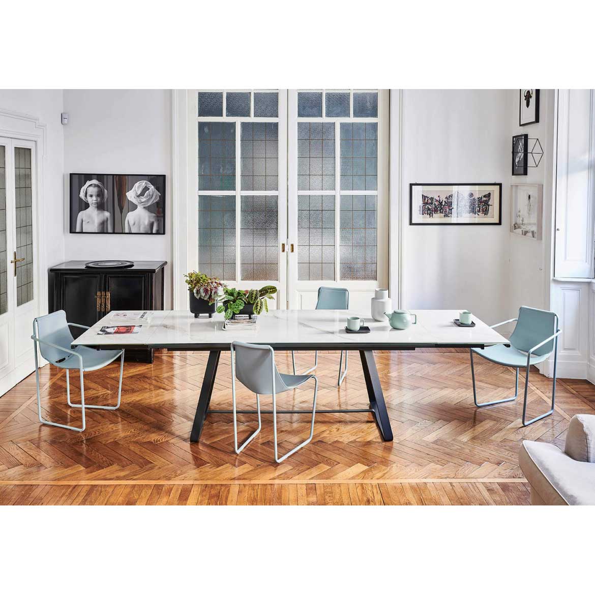 Apelle 204 armchair