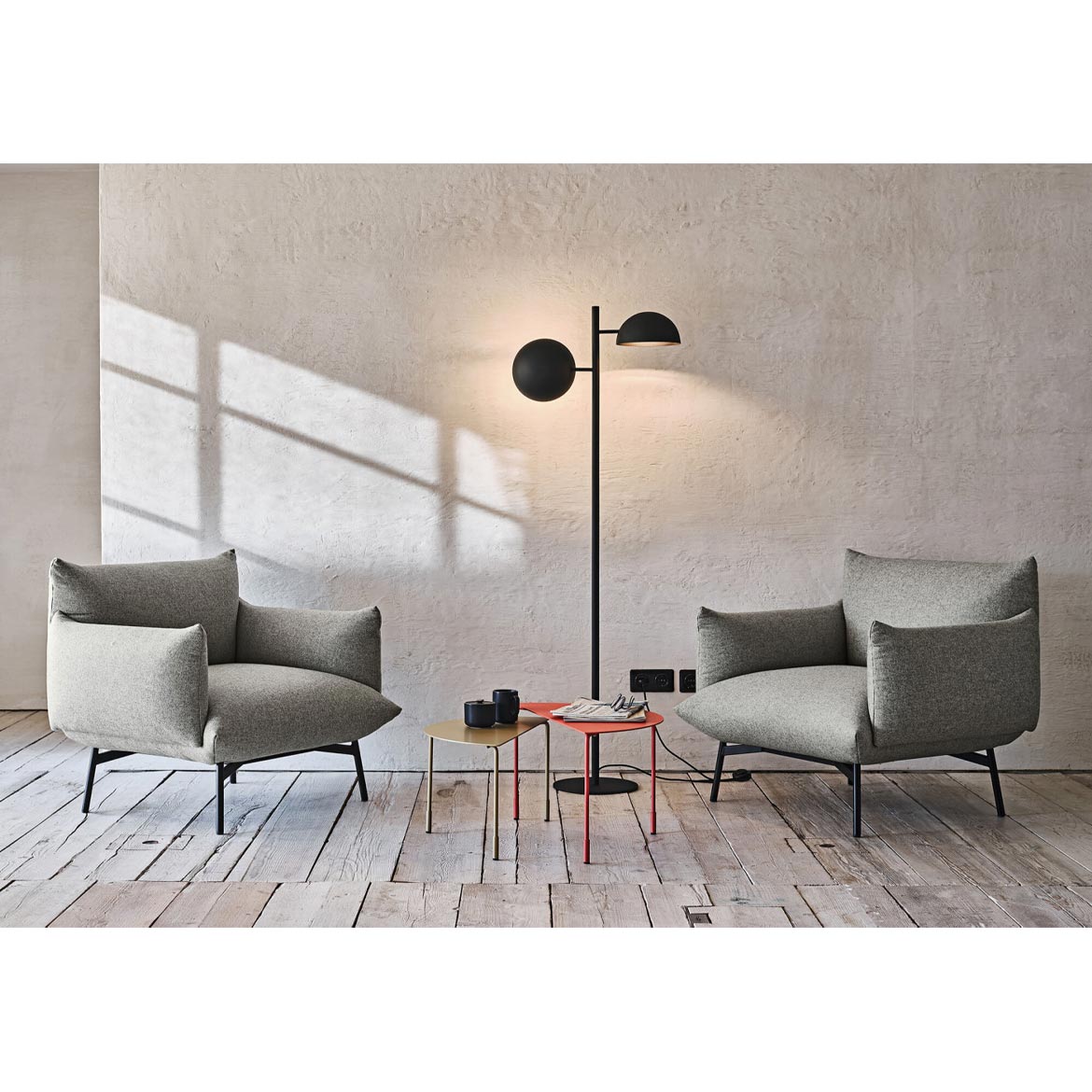 Area 402 lounge chair