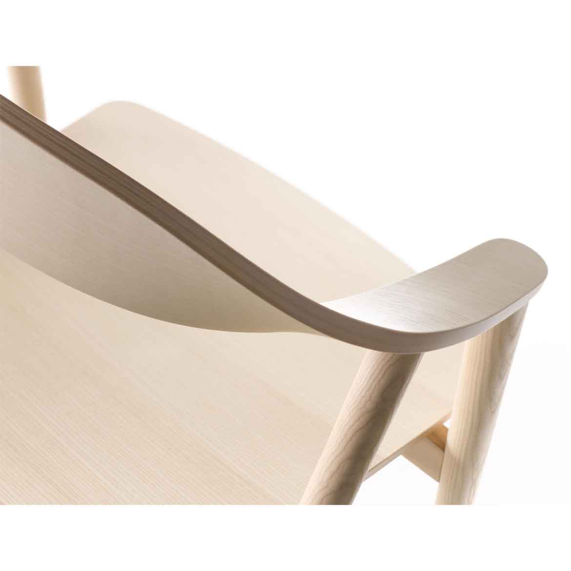Karm 201 armchair