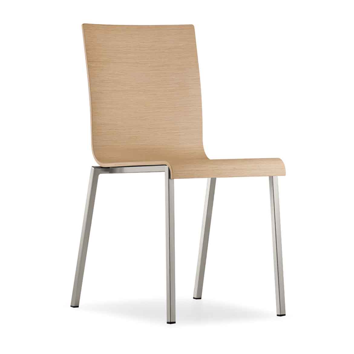 20x20 mm selyemfényű, krómozott vagy porszórt keret. Több réteggel bevont fehérített tölgyfa ülés. Az ülés elérhető pácolt, ébenfa vagy zebránó fából. 
