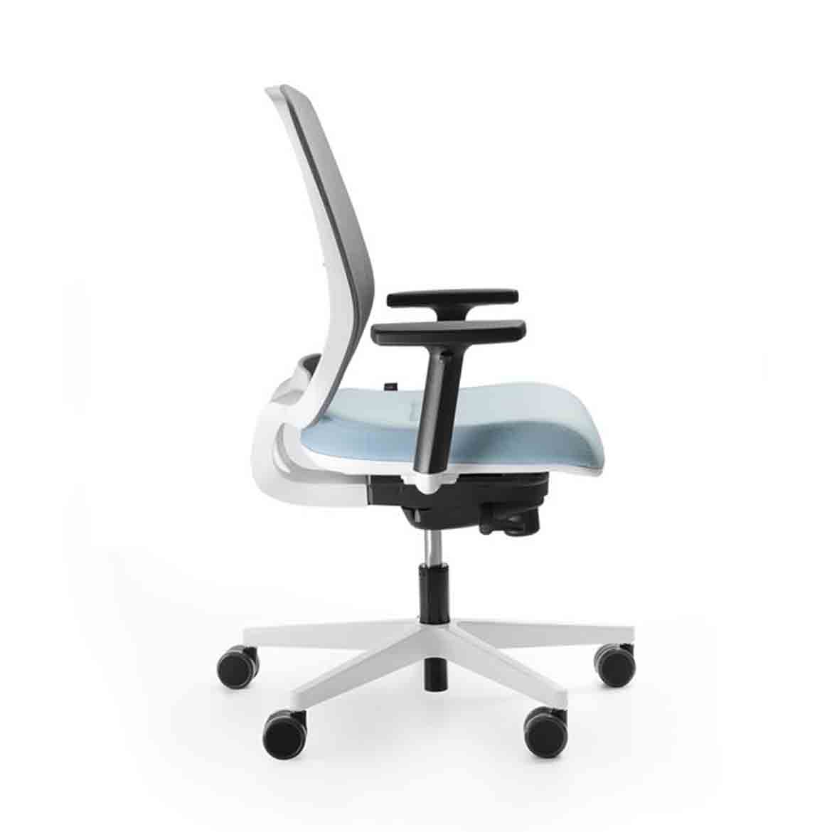 Momo 902 swivel chair