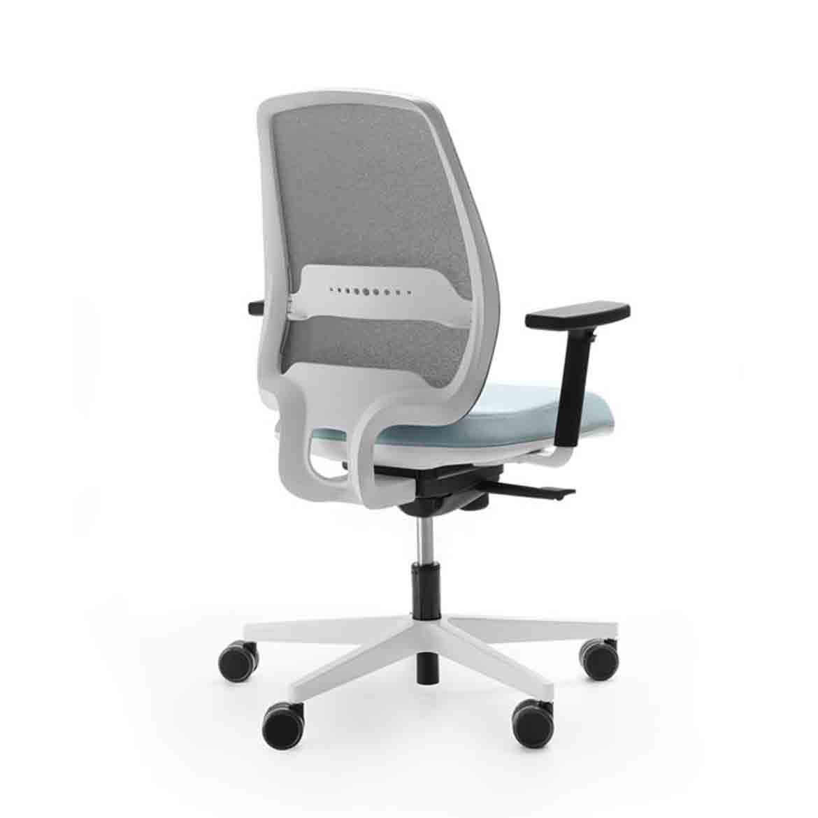 Momo 902 swivel chair