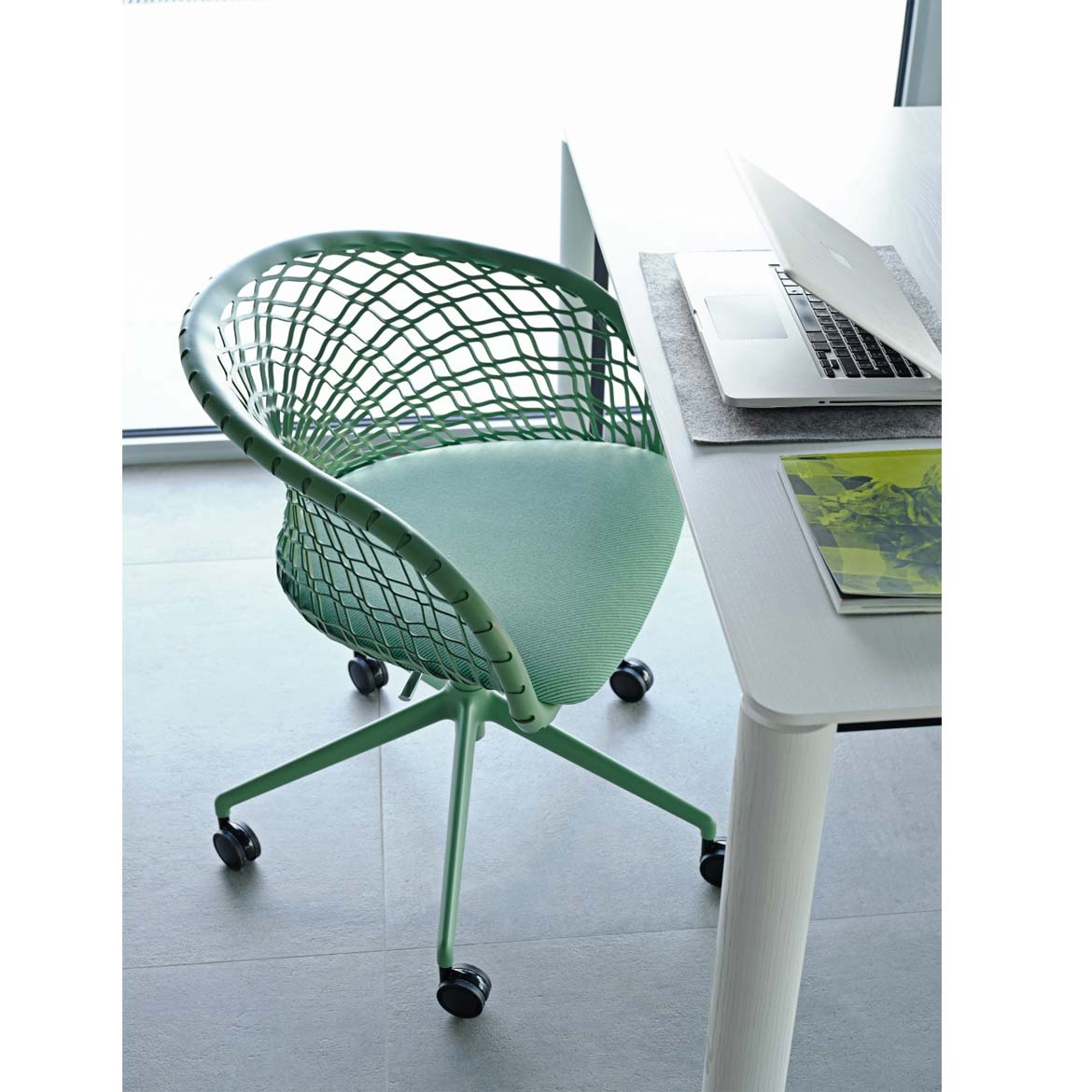 P47 202 armchair