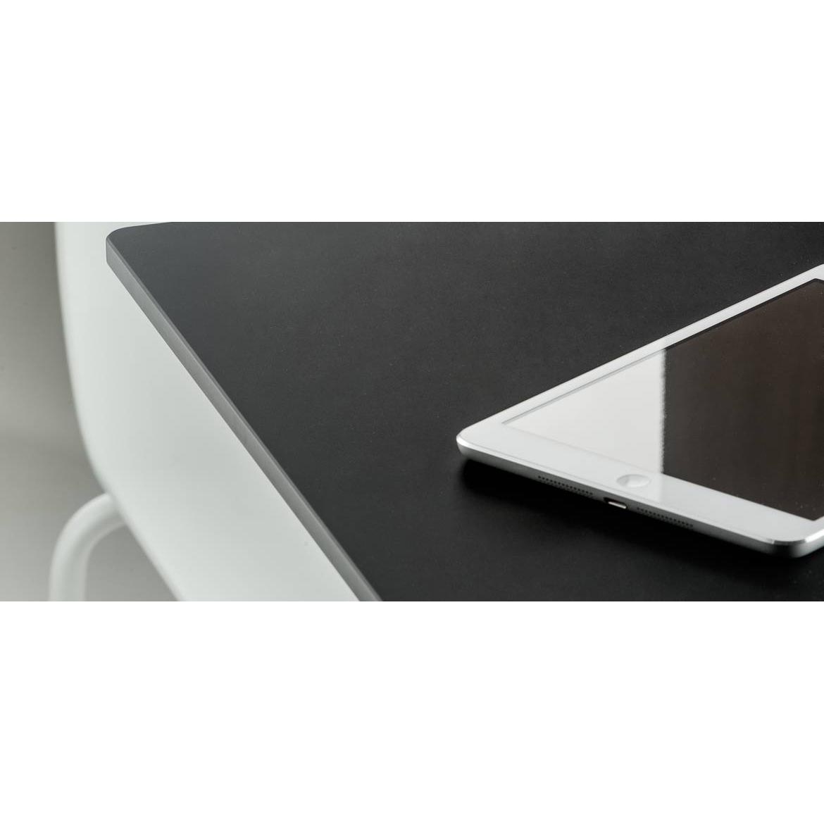 Fenix laminate top