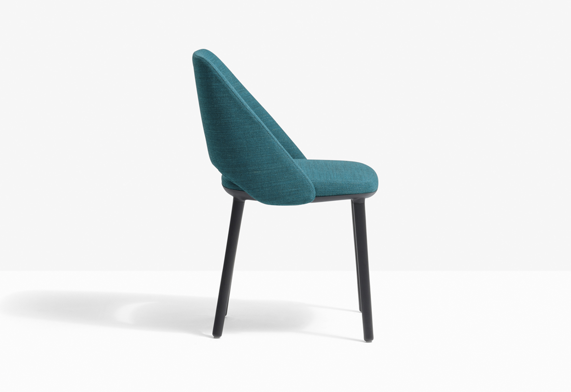 Vic 655 armchair
