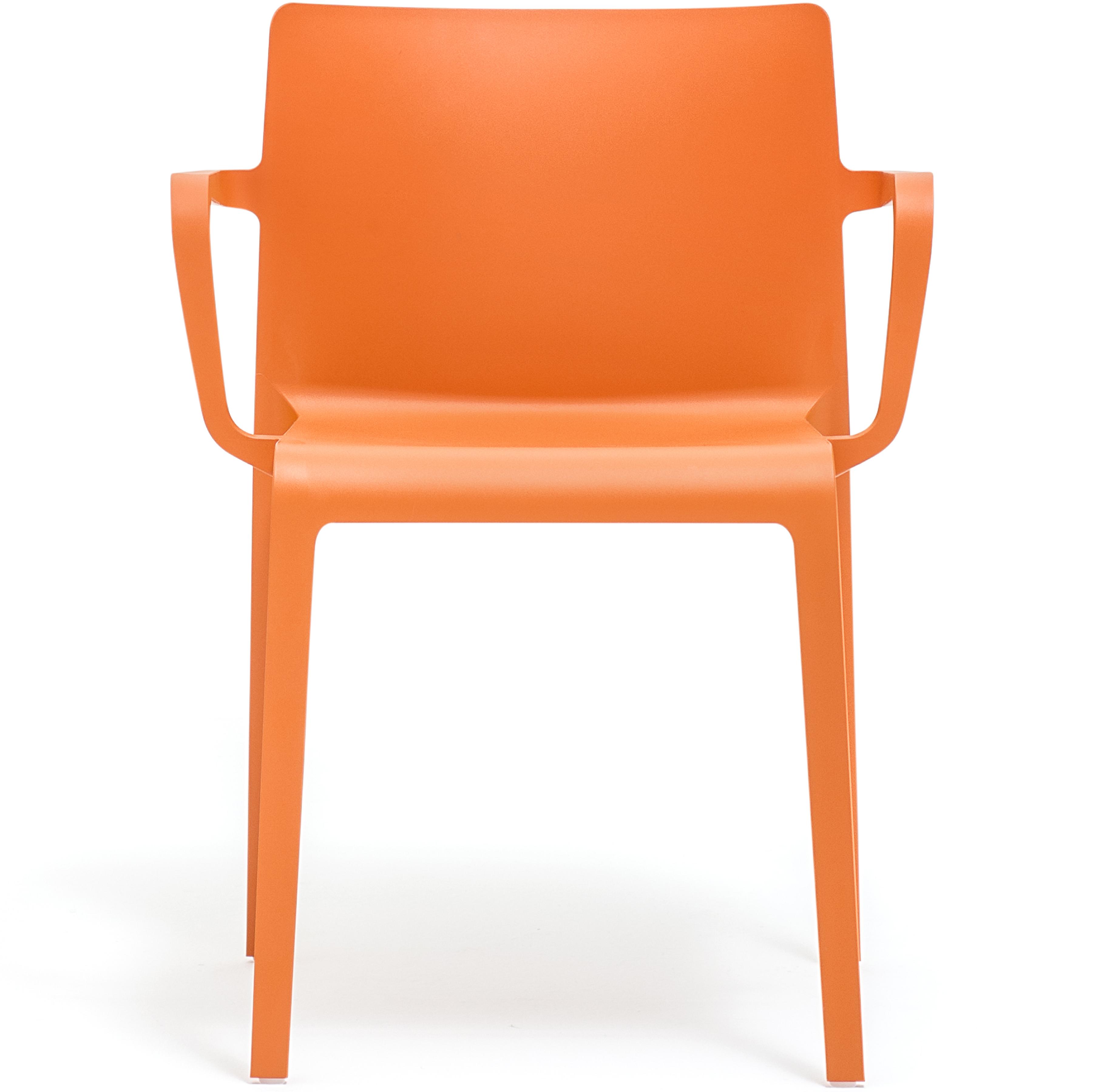Volt 675 armchair