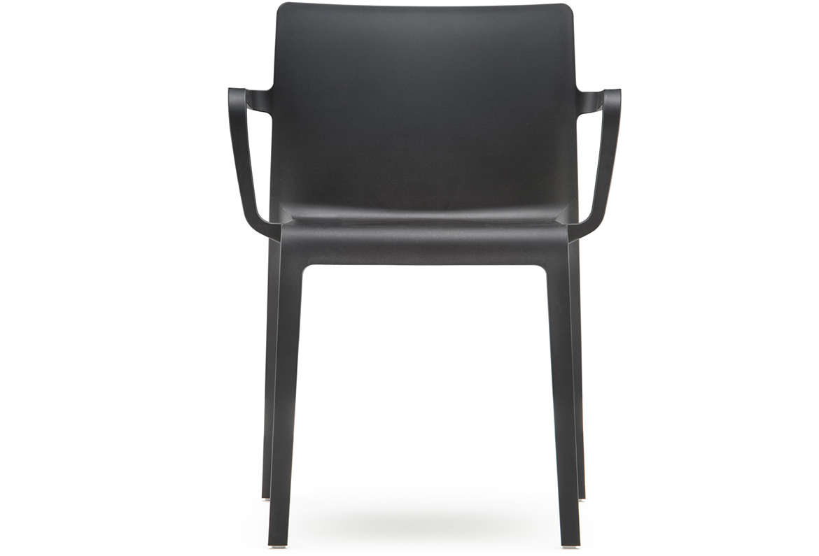 Volt 675 armchair
