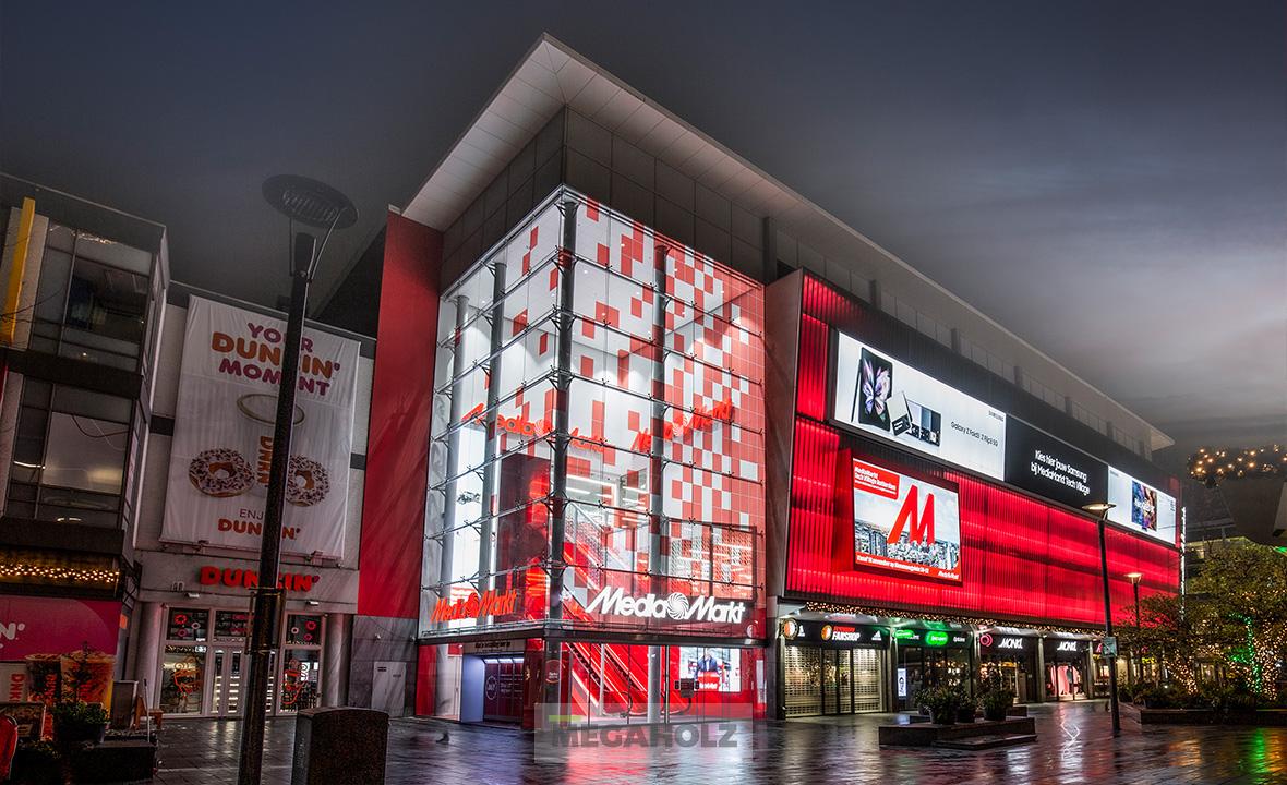 A Rotterdam központjában található meglévő áruházból MediaMarkt Tech Village lett az átalakítás után. 